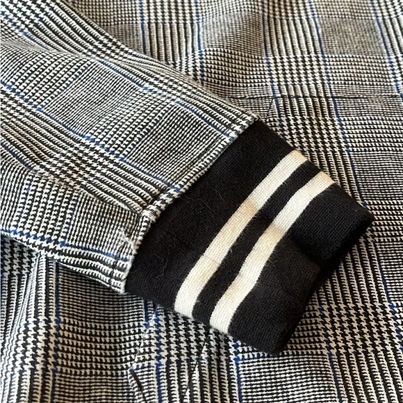 AMERICAN EAGLE Black and White Striped/checkered Hoodie - Picture 3 of 3